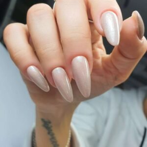 N1.jpg לק ג'ל עין החתול 17 מ"ל - Glamour N1