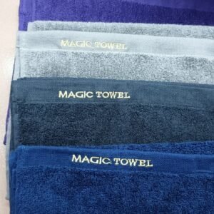 f2f34739-cdb0-4de3-8537-e6aaea7d2da6.jpg מגבת הפלא למספרה המקורי Magic Towel 85/45 מארז 100 יחי